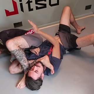 #rappelcrush from mount by @realdealjiujitsu