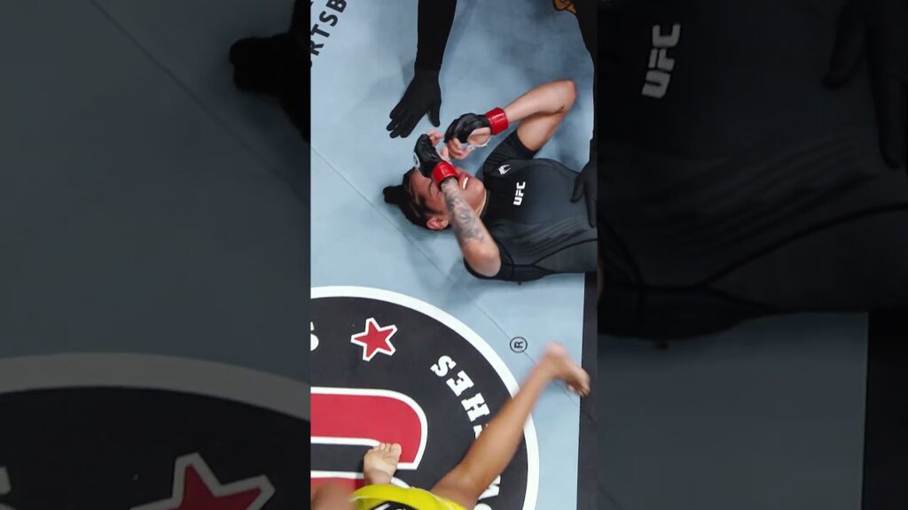 she got the tap 💪 #ufcvegas109