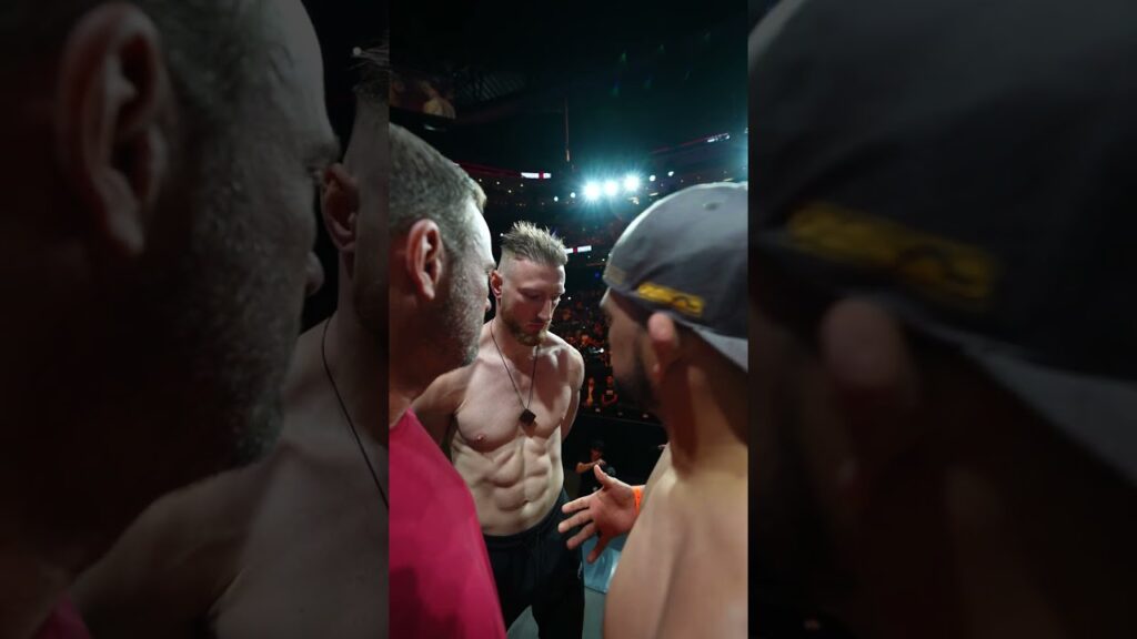 this faceoff was INTENSE 😳 #UFCMexico