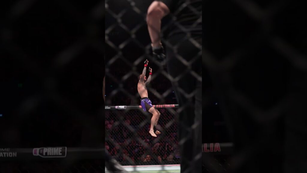 this submission put him to sleep! π³ #ufcperth